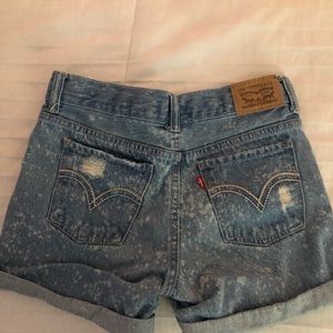 LEVIS denim girlfriend shorty shorts
